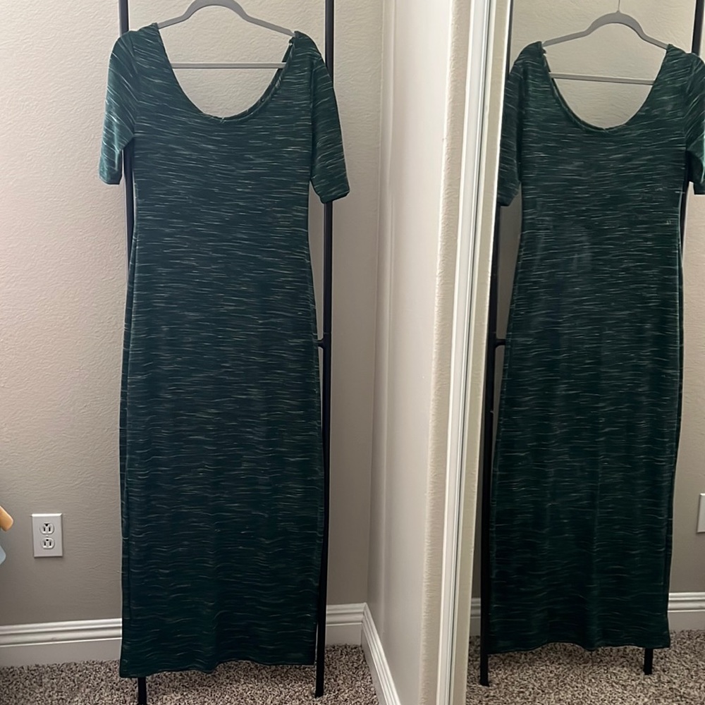 Green maxi dress some sleeve and super comfy